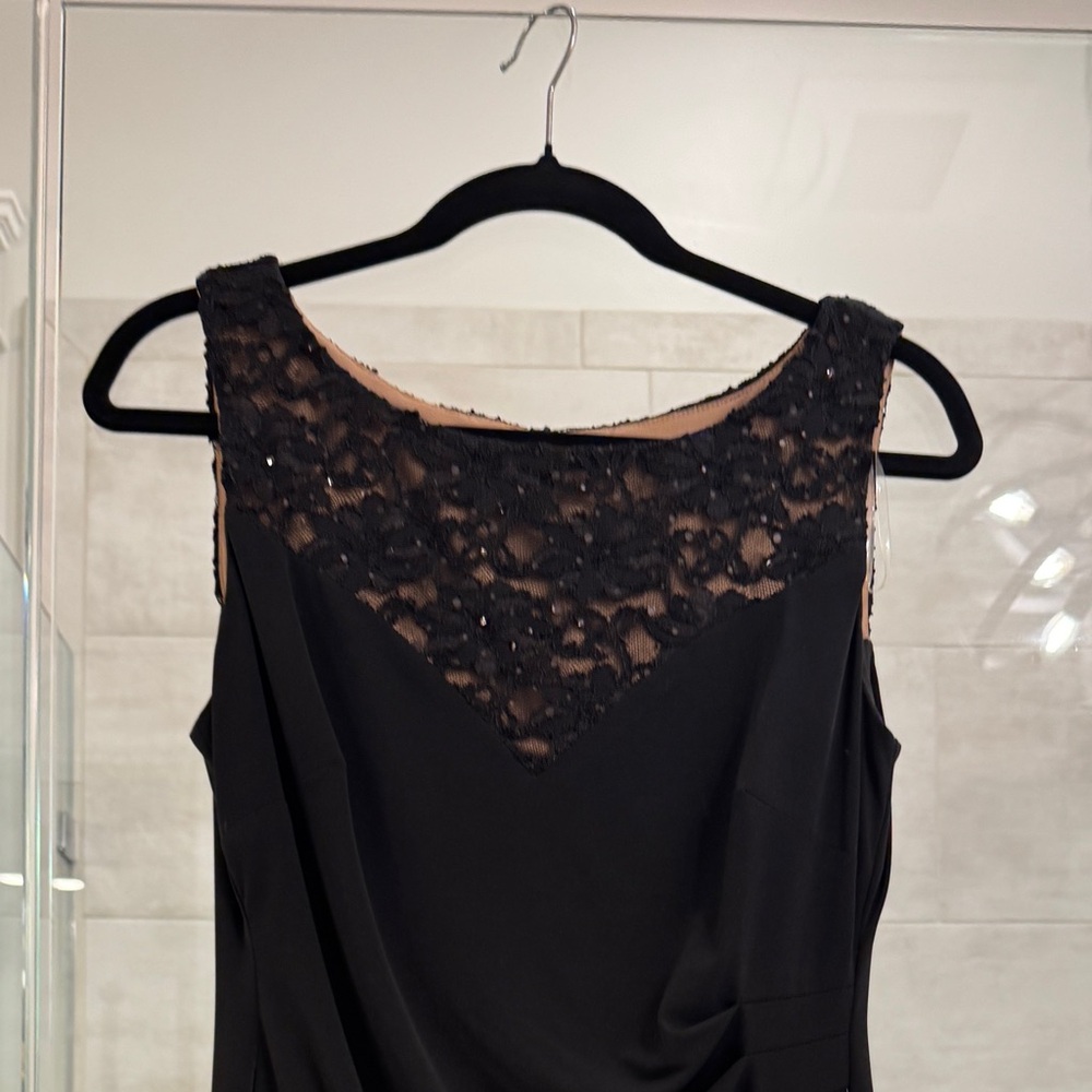 6P black cocktail dress. NWT. Never worn. Nonsmoking home.